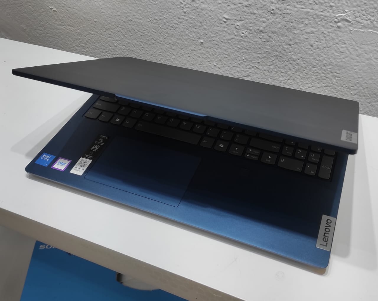computadoras y laptops - Lenovo IdeaPad Slim 5 16" WUXGA Touch, Intel 7 Ultra, 16GB RAM, 1TB SSD, Nueva 2