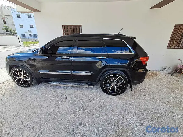 jeepetas y camionetas - grand cherokee laredo 2011 2