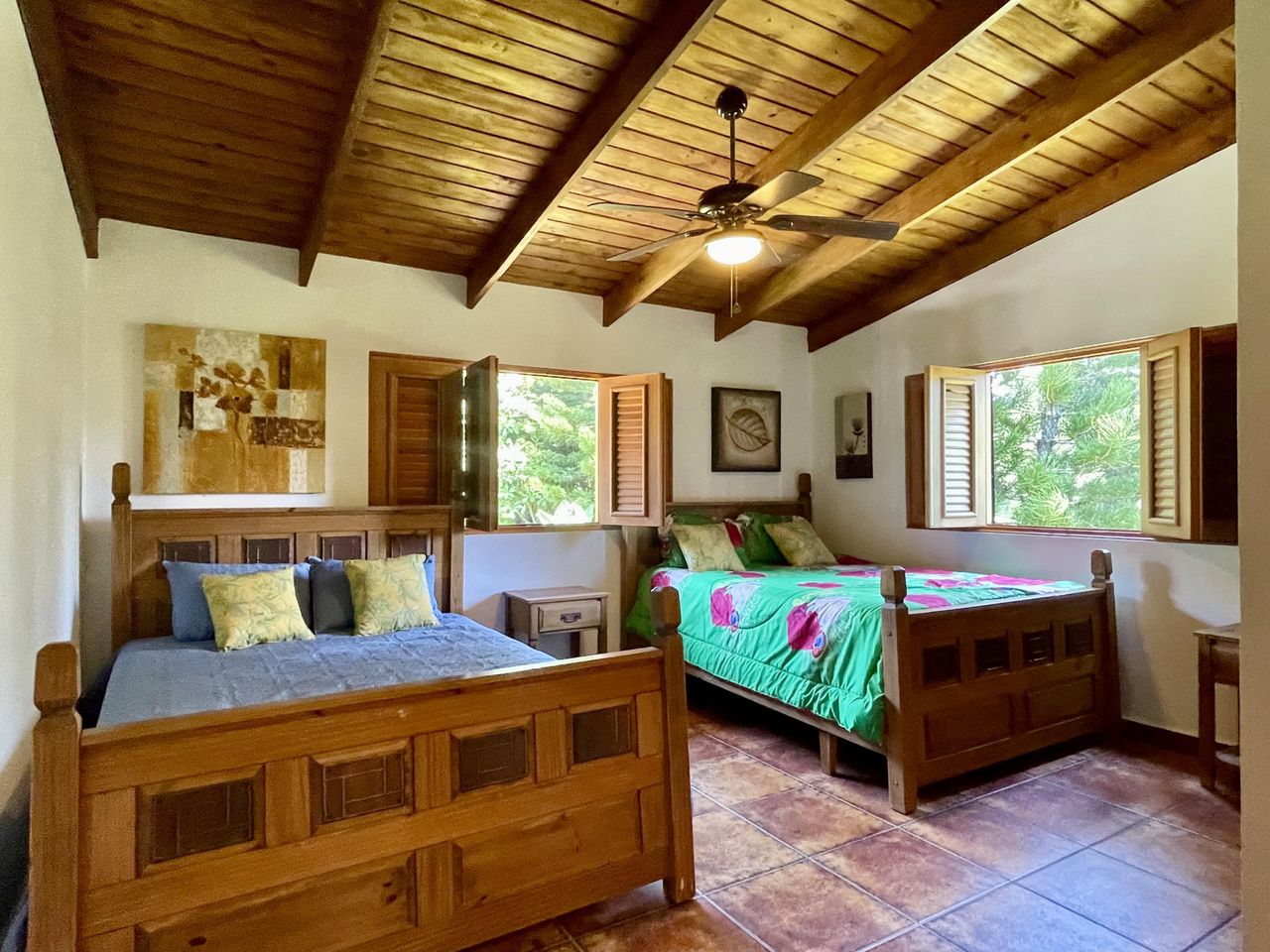 casas vacacionales y villas - Amplia villa con hermoso terreno en Jarabacoa. 2