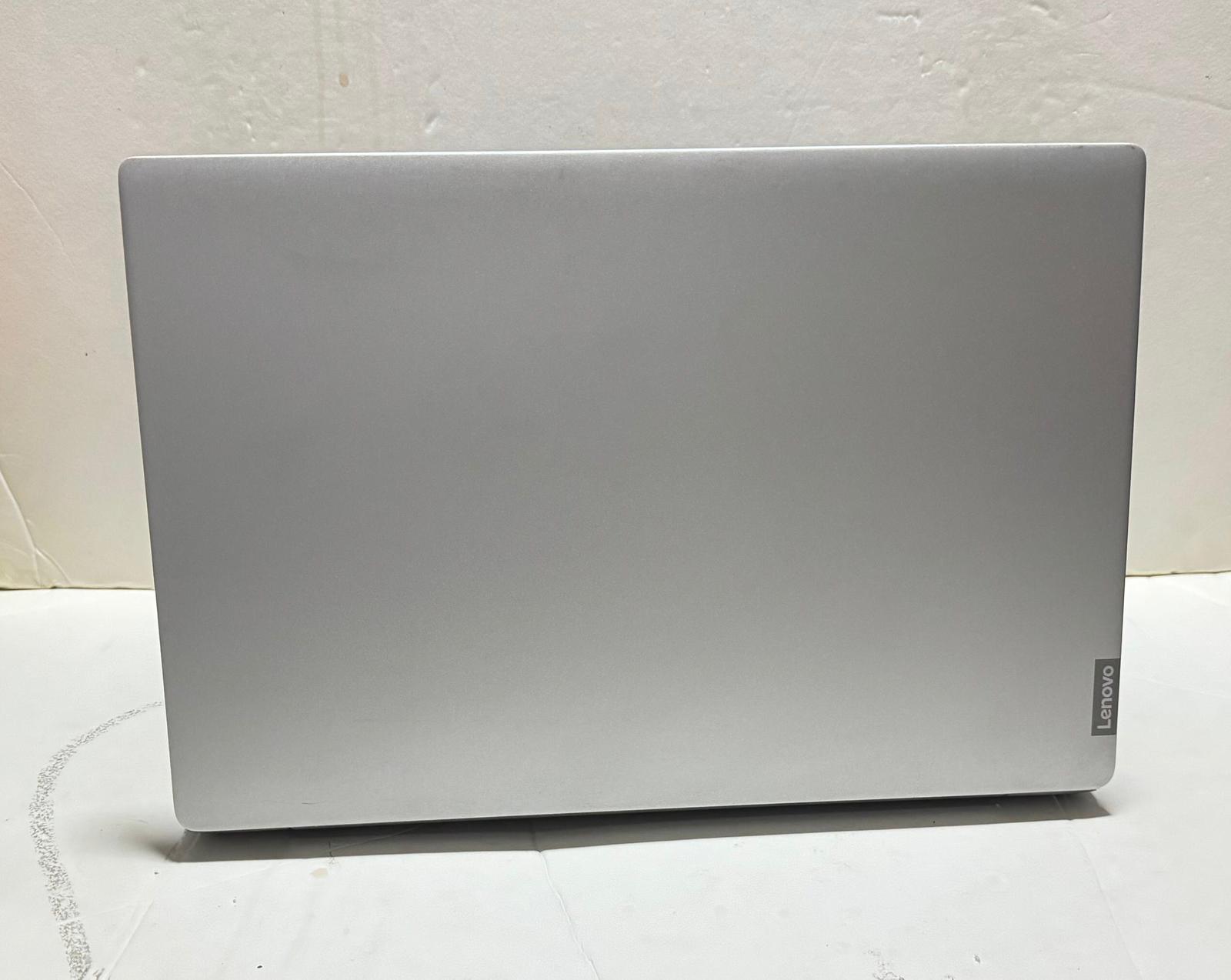 computadoras y laptops - Laptop Lenovo IdeaPad 330s 15,6" FHD, i5 8th gen 7
