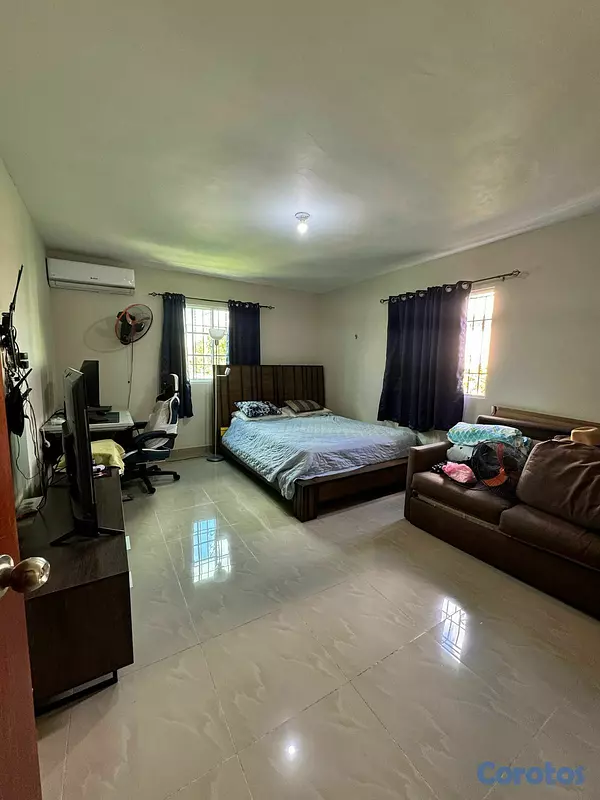casas - Casa en San Isidro .. 3 niveles, amplia y moderna! 5