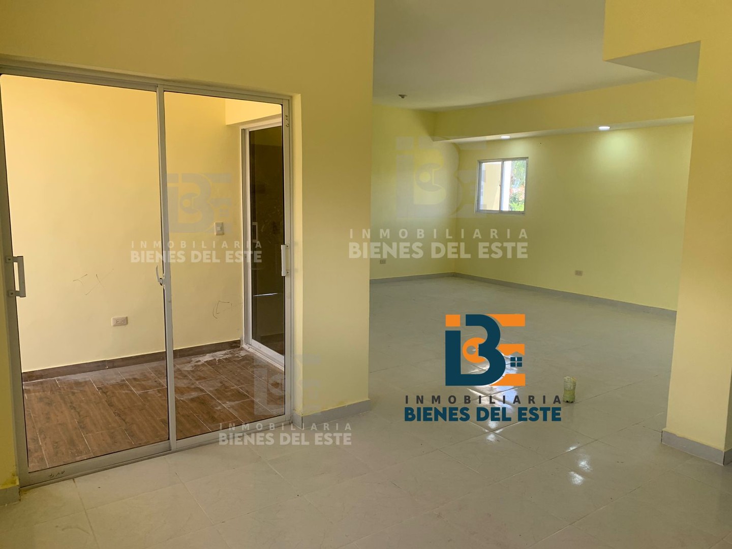 casas - Se Vende Esta Hermosa y Nueva Casa + Solar de Esquina en Residencial Naime  8