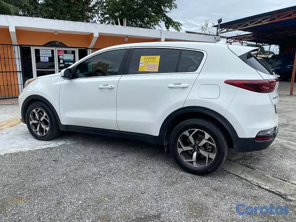jeepetas y camionetas - Kia Sportage LX 2021 3