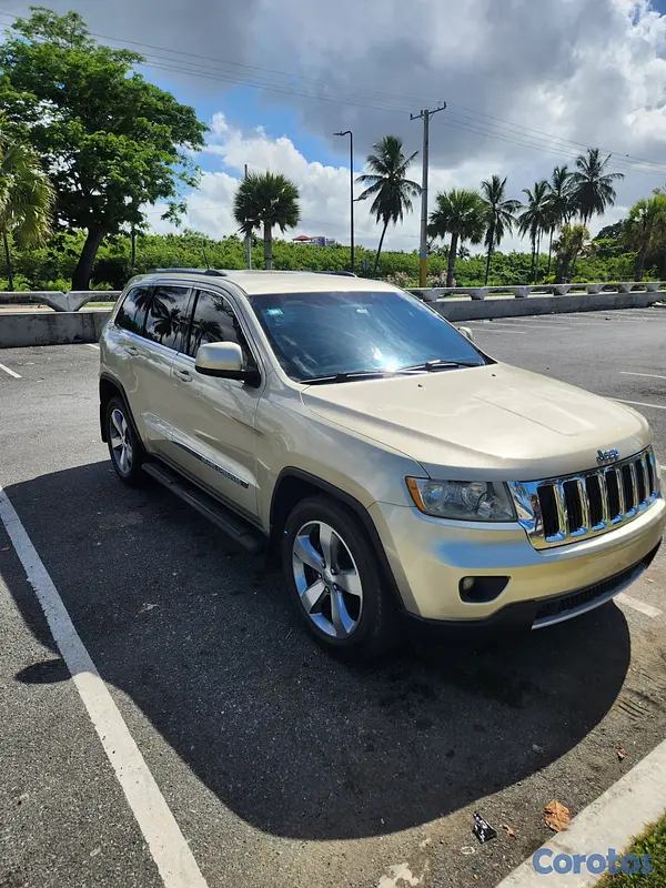 jeepetas y camionetas - Jeep Grand Cherokee excellente estado con solo 90  6