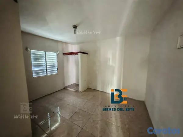 casas - Se Vende Casa de Tres Habitaciones en el Juan Pabl 6
