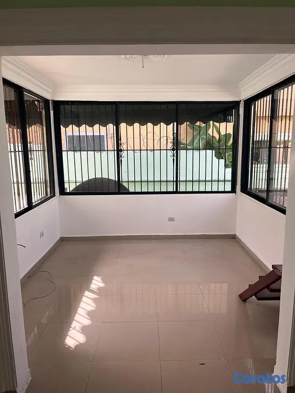 casas - venta de casa en vista hermosa con 598mts de solar santo Domingo este  3