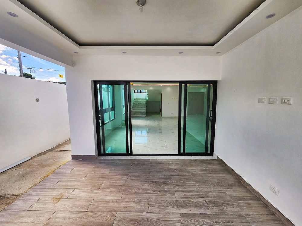 casas - CASA MINIMALISTA PATIO Y TERRAZA VILLA MARIA STGO 5