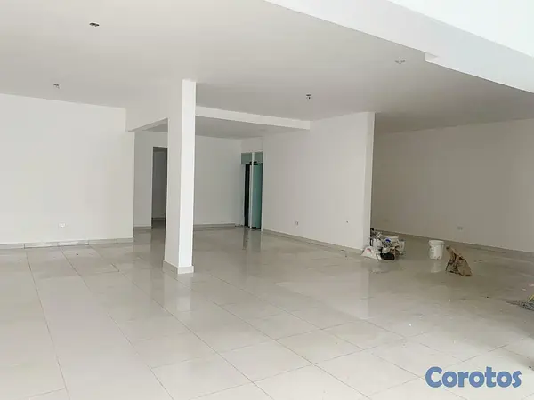 oficinas y locales comerciales - Local en primer nivel  3