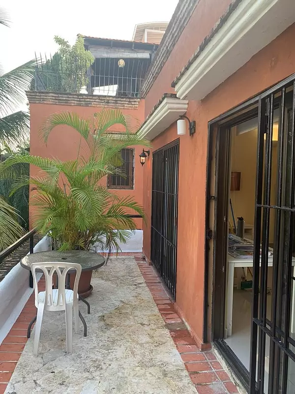 apartamentos - Se alquila apartaestudio amueblado en la Zona Colonial 5