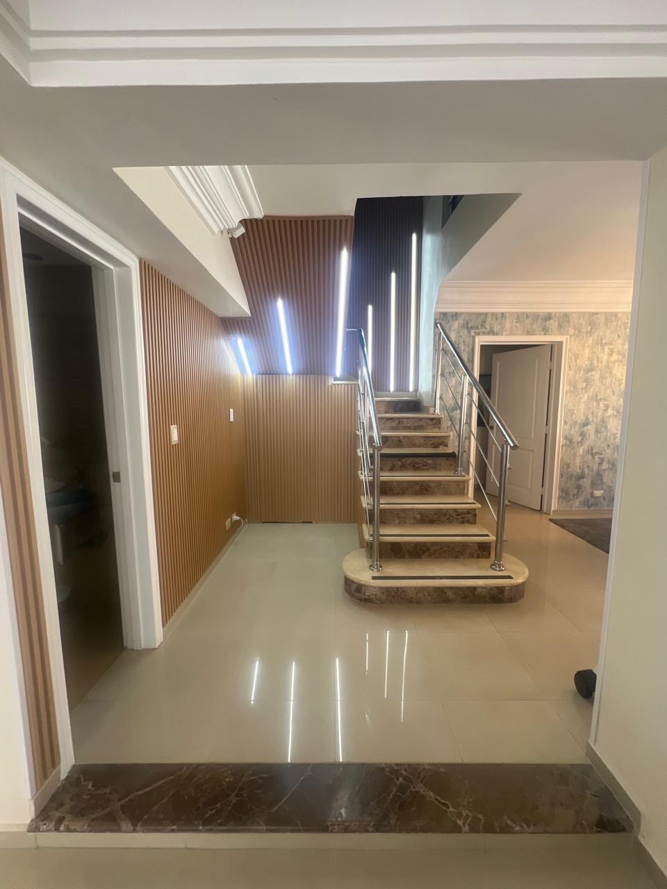 apartamentos - Vendo  ph en torre clásica en urbanización Real ,  1
