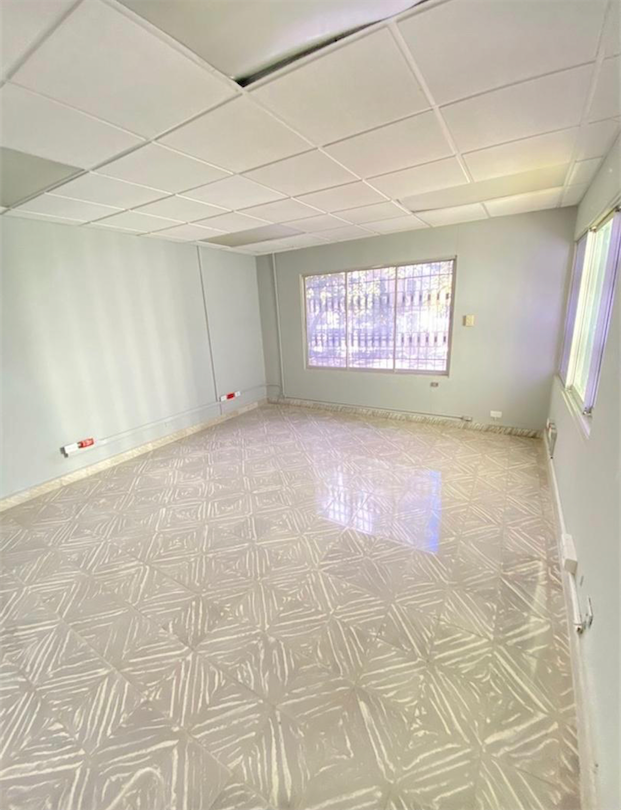 oficinas y locales comerciales - Local amplio dos niveles 1