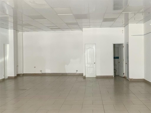 oficinas y locales comerciales - Local céntrico y comercial Piantini 2