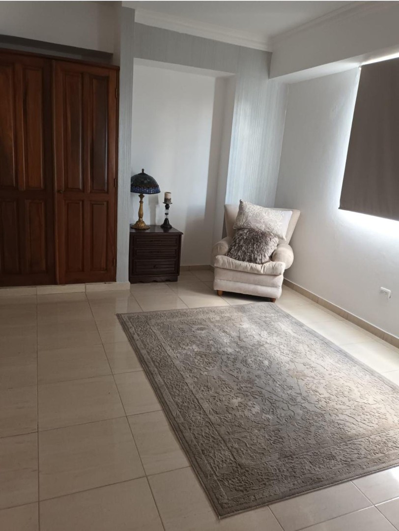apartamentos - SE VENDE apartamento en Gazcue

170 metros 
3 Habitaciones 
2 Bñ
DR$12,800,000 5