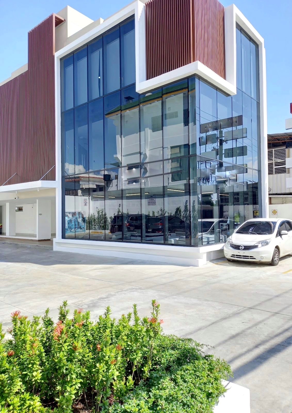 oficinas y locales comerciales - Local en los prados  1