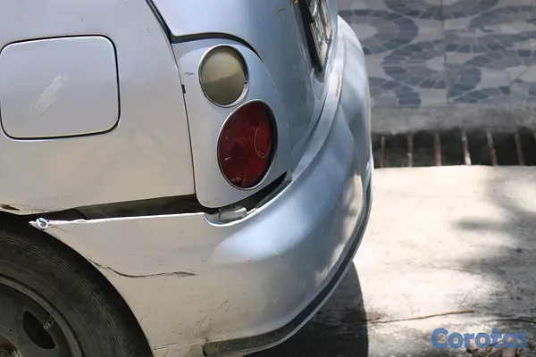 carros - Toyota Starlet año 2000 12