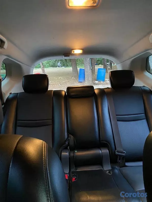 jeepetas y camionetas - Nissan ROGUÉ SV 2017 la más nueva 6