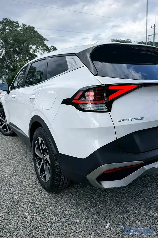 jeepetas y camionetas - Kia Sportage EX 2023 4