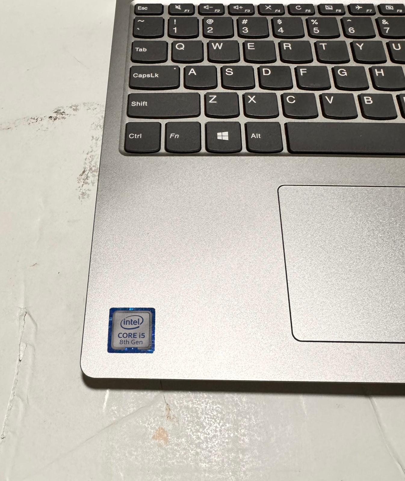 computadoras y laptops - Laptop Lenovo IdeaPad 330s 15,6" FHD, i5 8th gen 5