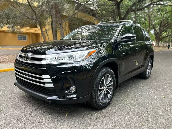 jeepetas y camionetas - Toyota higlander xle 2019 clean  2