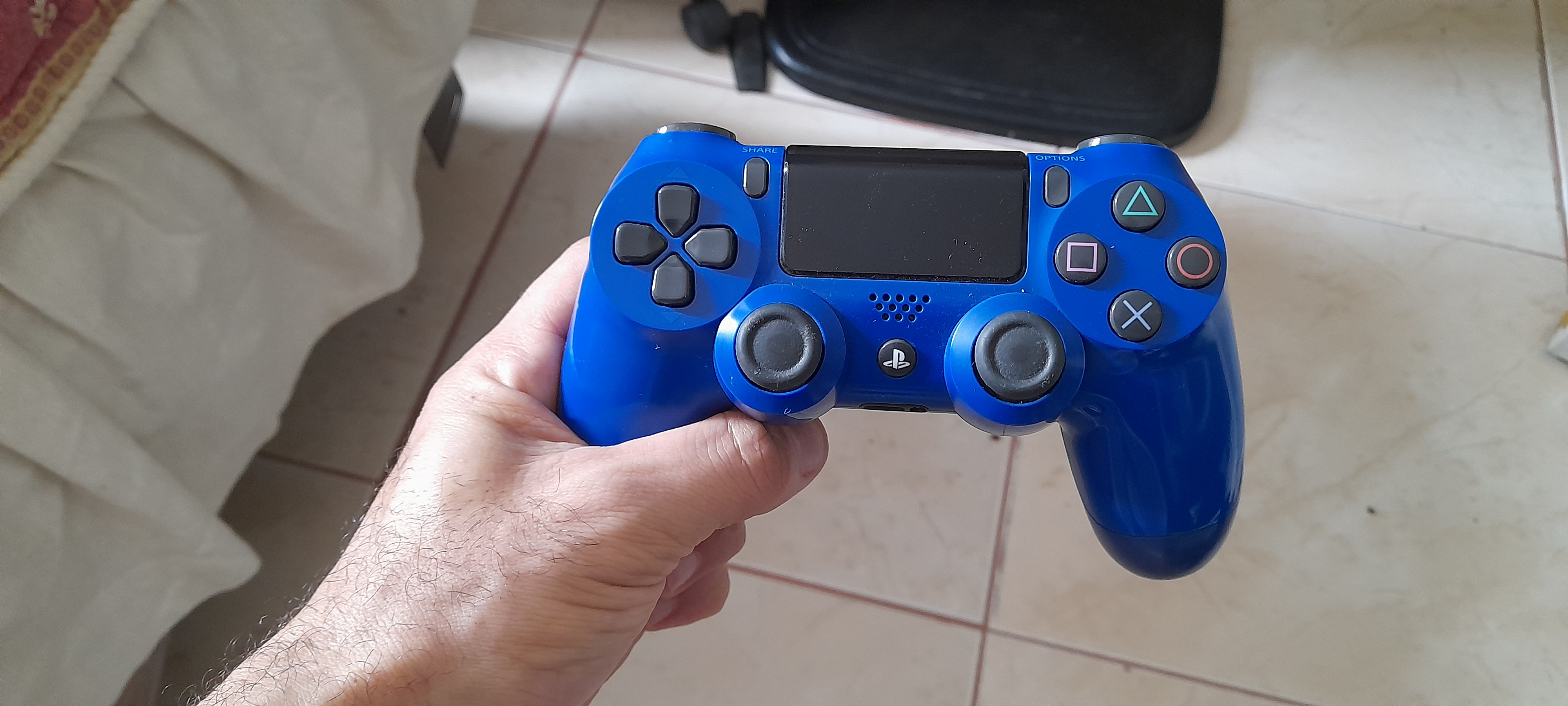 consolas y videojuegos - Ps4 fat de 1 terabyte 1