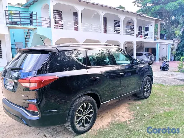 jeepetas y camionetas - rexton 2023 2