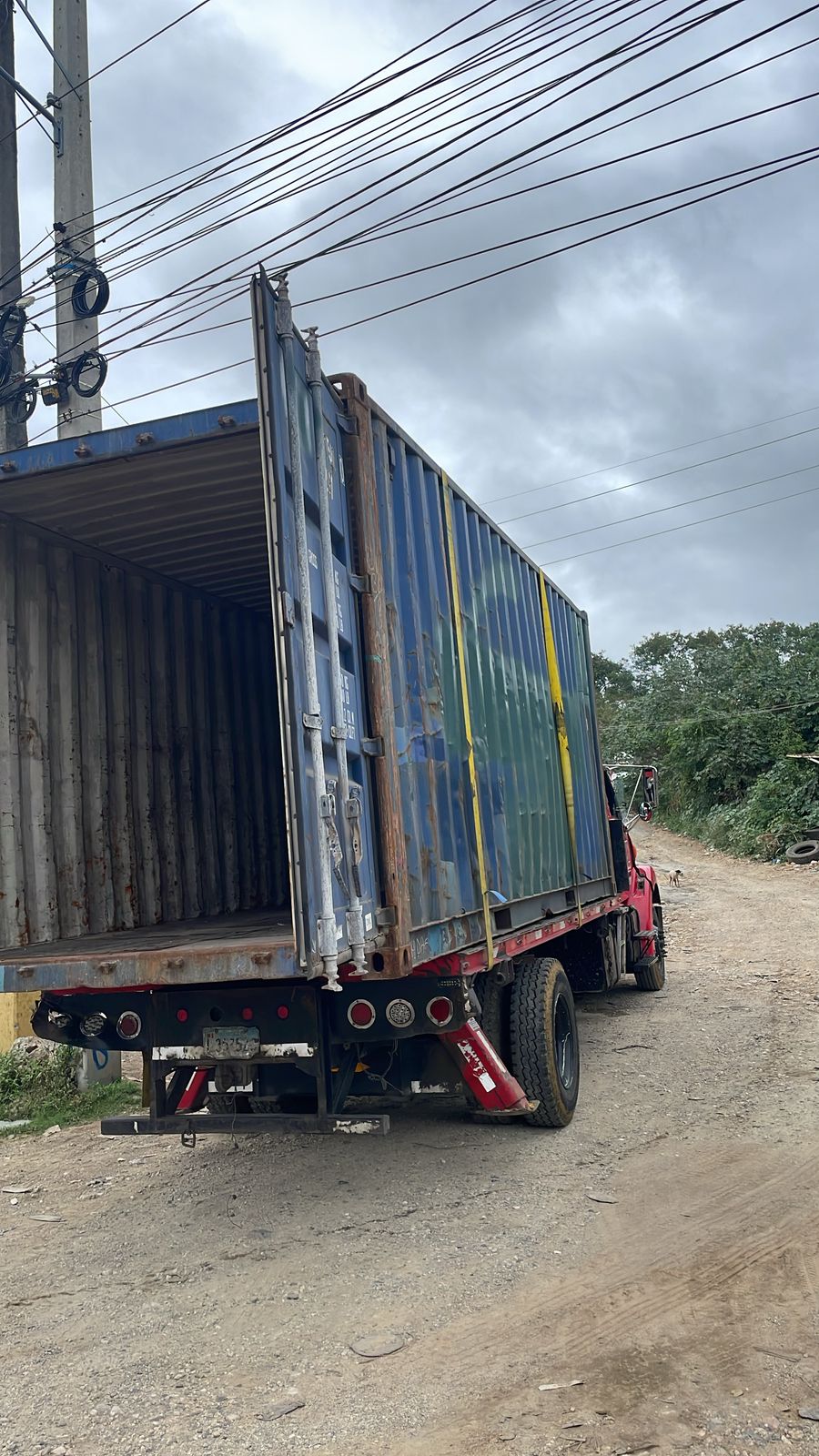 otros vehiculos - Contenedores 20 pies RD$ 125,000