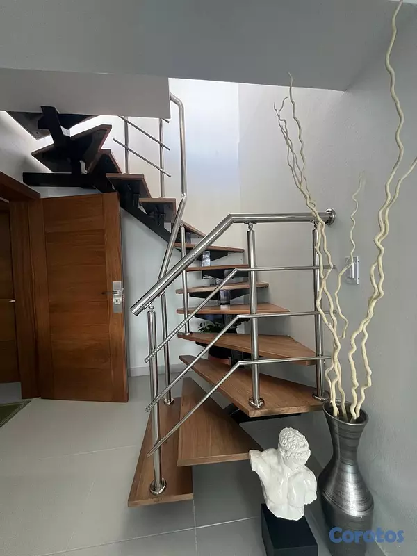 apartamentos - 🏡 ALQUILO Penthouse Exclusivo |Amueblado📍zona univ 8
