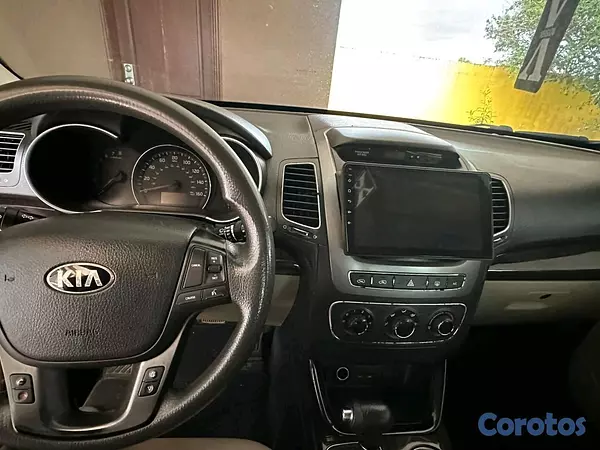jeepetas y camionetas - Kia Sorento 2015 en excelentes condiciones  2