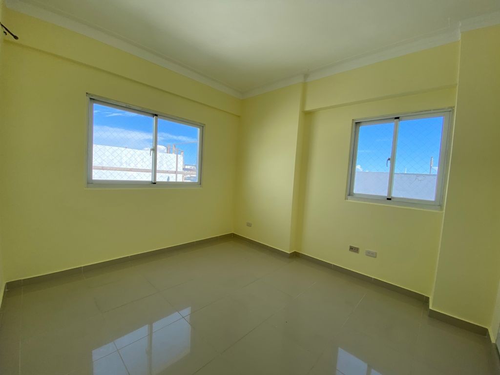 apartamentos - Amplio apartamento en Evaristo Morales 5