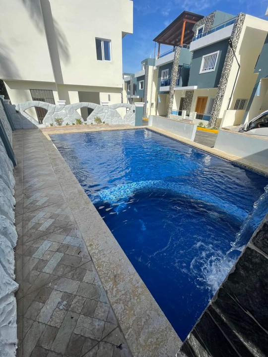 casas - Casa con excelente ubicación solo 3 minutos de la playa disponible renta y venta 0