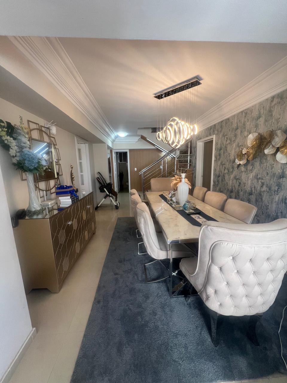 apartamentos - Vendo  ph en torre clásica en urbanización Real ,  2
