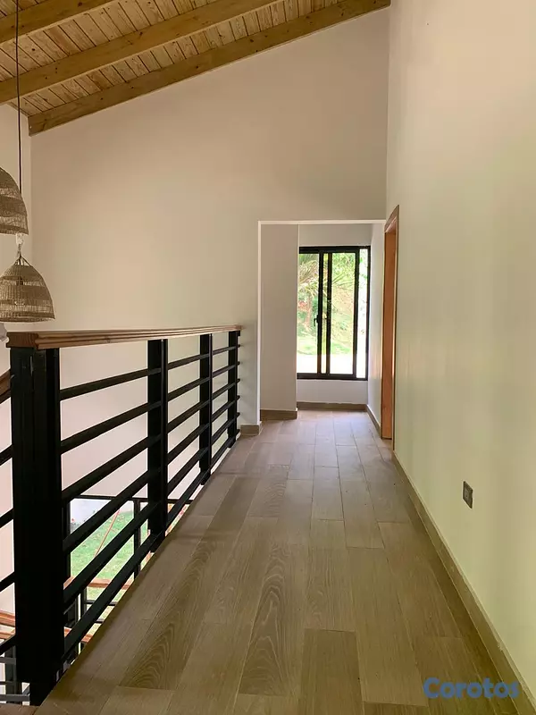 casas - Villa Exclusiva en La Colonia | Vive Rodeado de Na 8