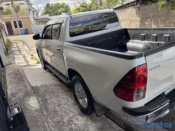 jeepetas y camionetas - el vehículo está como nuevo.  5