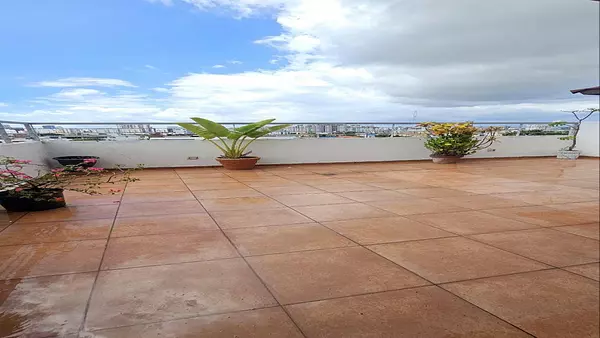 apartamentos - APARTAMENTO EN EL MILLÓN 2DO NIVEL CON TERRAZA 3