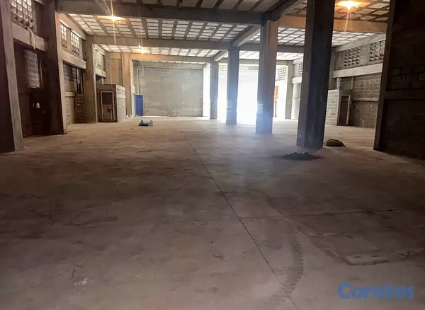 oficinas y locales comerciales - NAVE COMERCIAL ADAPTADA PARA CUALQUIER NEGOCIO 4