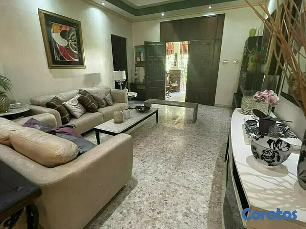 casas - VENDO Hermosa Casa Colonial Ubicada En Zona Exclusiva de Gazcue 
CODIGO: PD168
 4