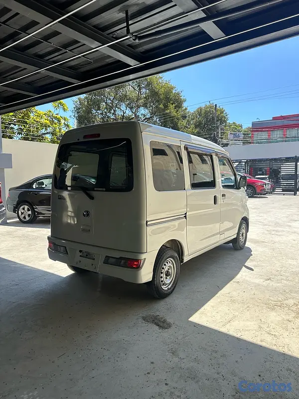 otros vehiculos - TOYOTA PIXIS 2020 4