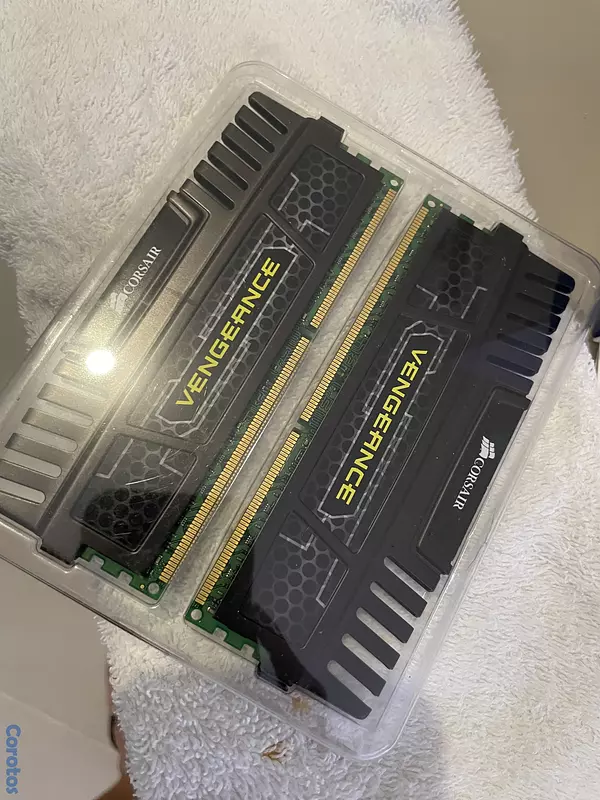 computadoras y laptops - Corsair Vengeance 16GB (2x8GB) DDR3 1600 MHz (PC3  2