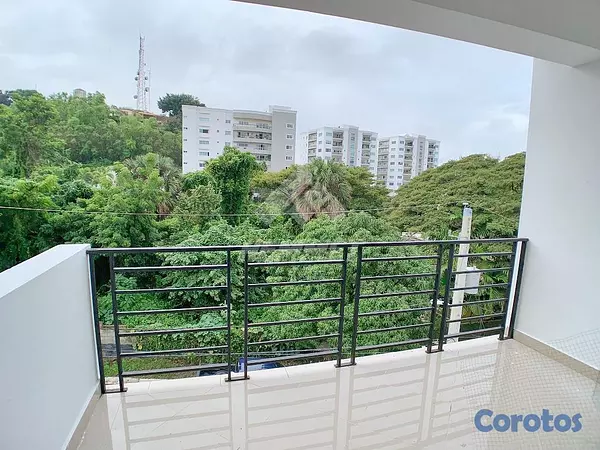 apartamentos - APARTAMENTO EN RENTA CON PARQUEO TECHADO CERROS GURABO SANTIAGO 3