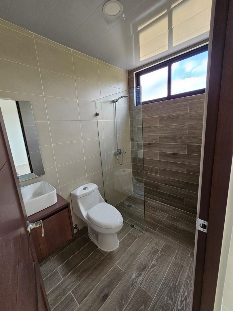 apartamentos - Apartamento en Venta 2do Nivel, Residencial Cerrado  7
