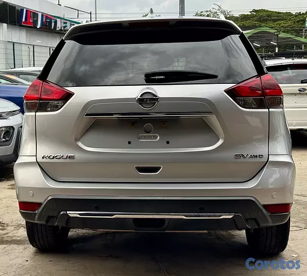 jeepetas y camionetas - Nissan Rogue 2020 SV AWD 6