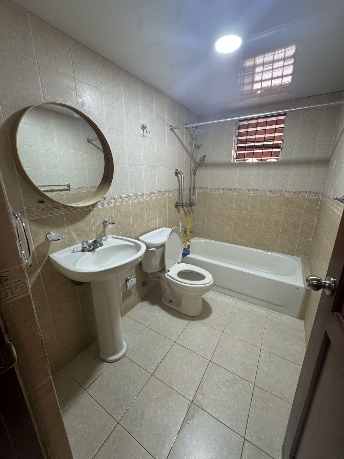 apartamentos - se alquila hermoso apartamento en una de las mejores zonas, un clásico. 
 2