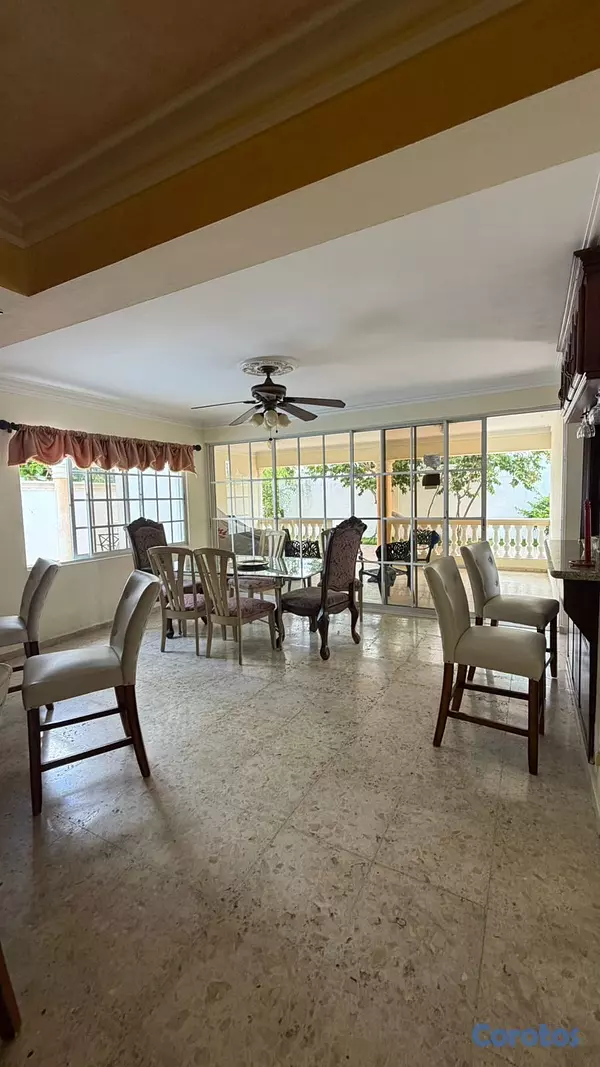 casas - Exclusiva Residencia en Baní | Piscina, Jardines y Amplios Espacios 15