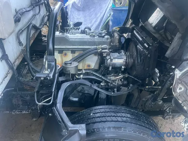 camiones y vehiculos pesados - Mitsubishi Fuso 3