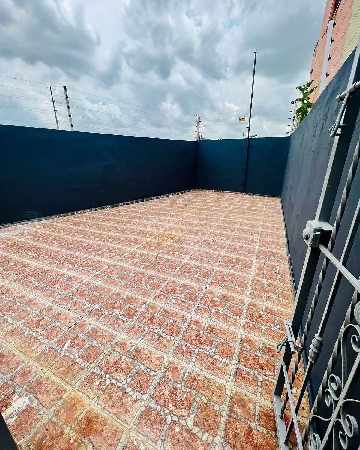 casas - Casa de 2 Niveles con 3 Habitaciones  3