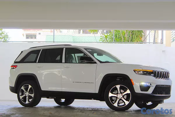 jeepetas y camionetas - Jeep Grand Cherokee Limited 4x4 2025 7