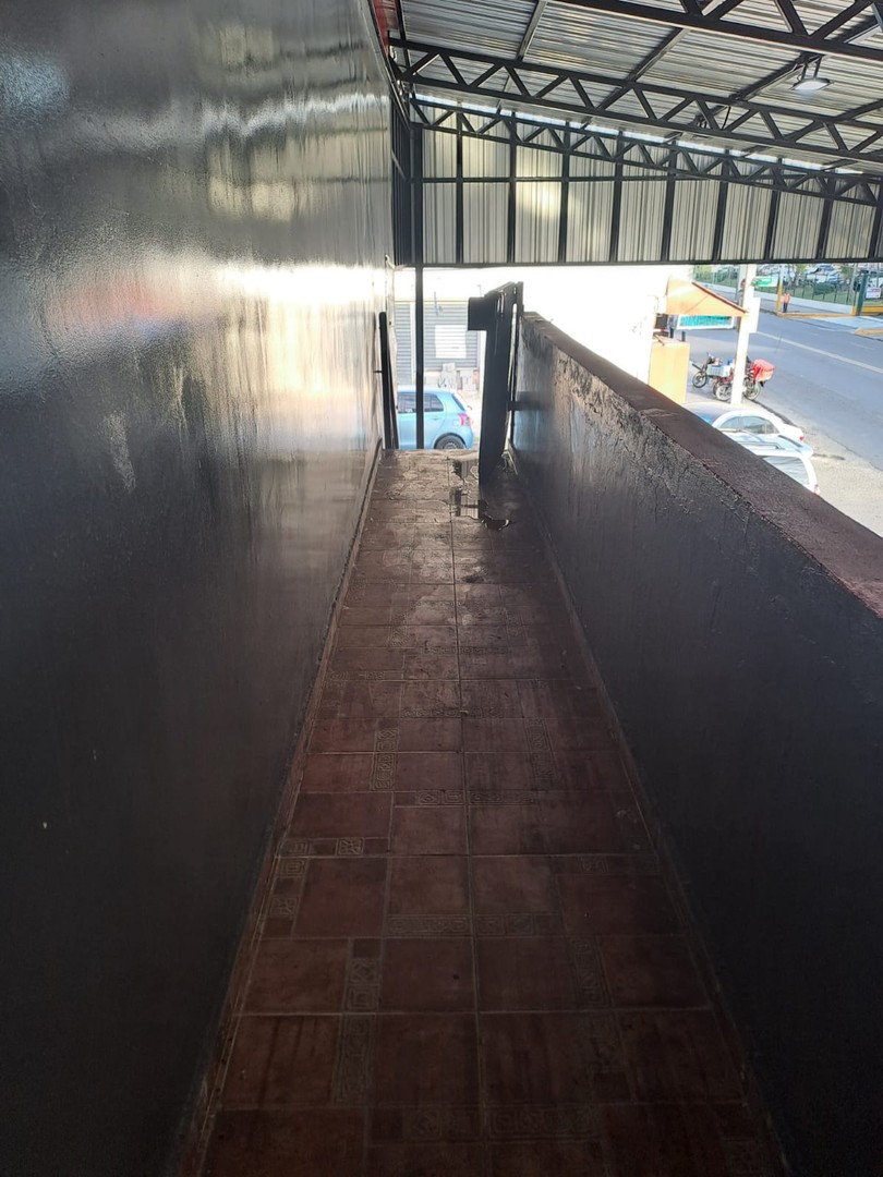 oficinas y locales comerciales - Alquilo local 90 mts 2do piso av Charles summer para oficina 2