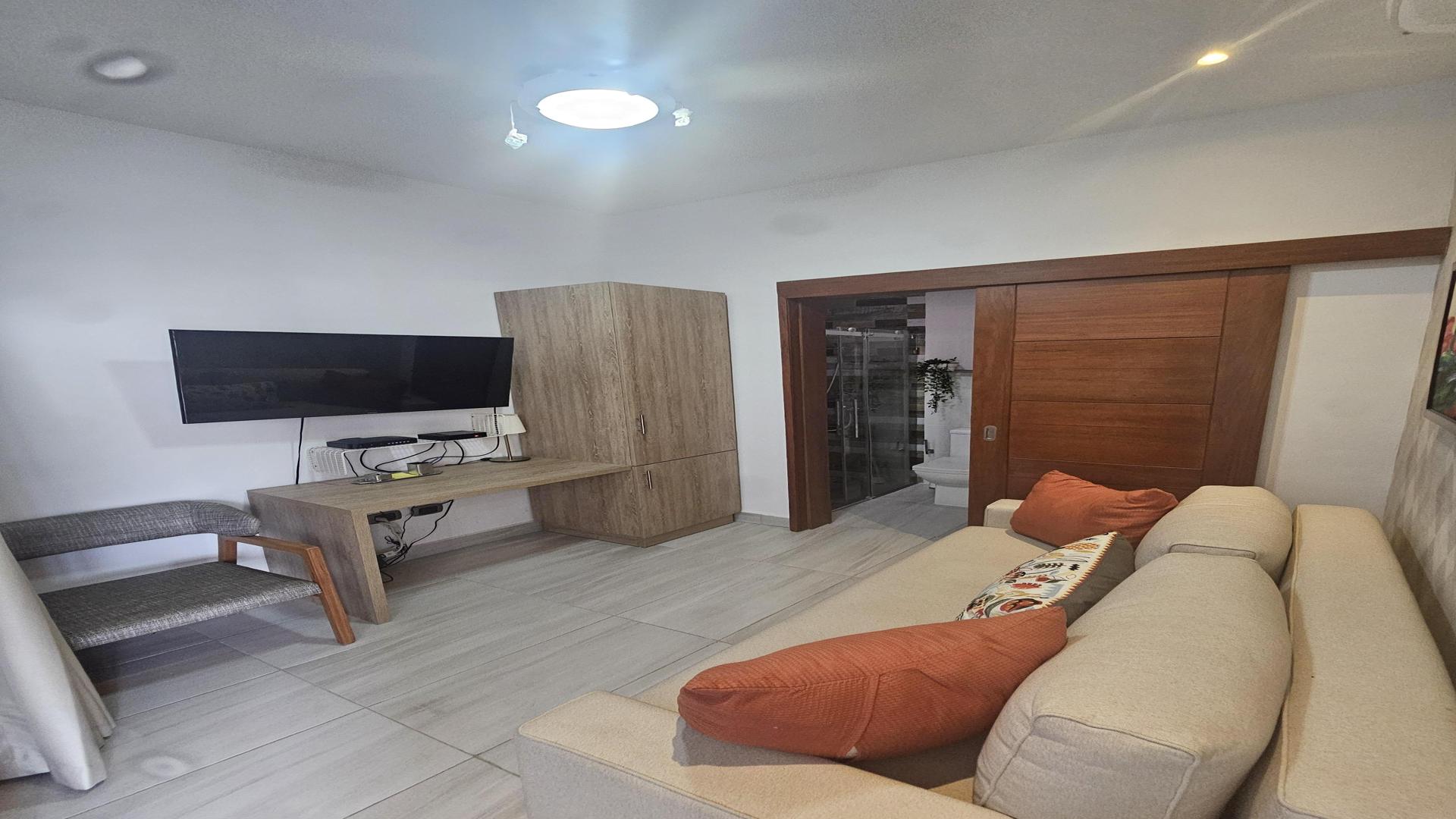 apartamentos - Apartamento Amueblado con estudio en Piantini 8