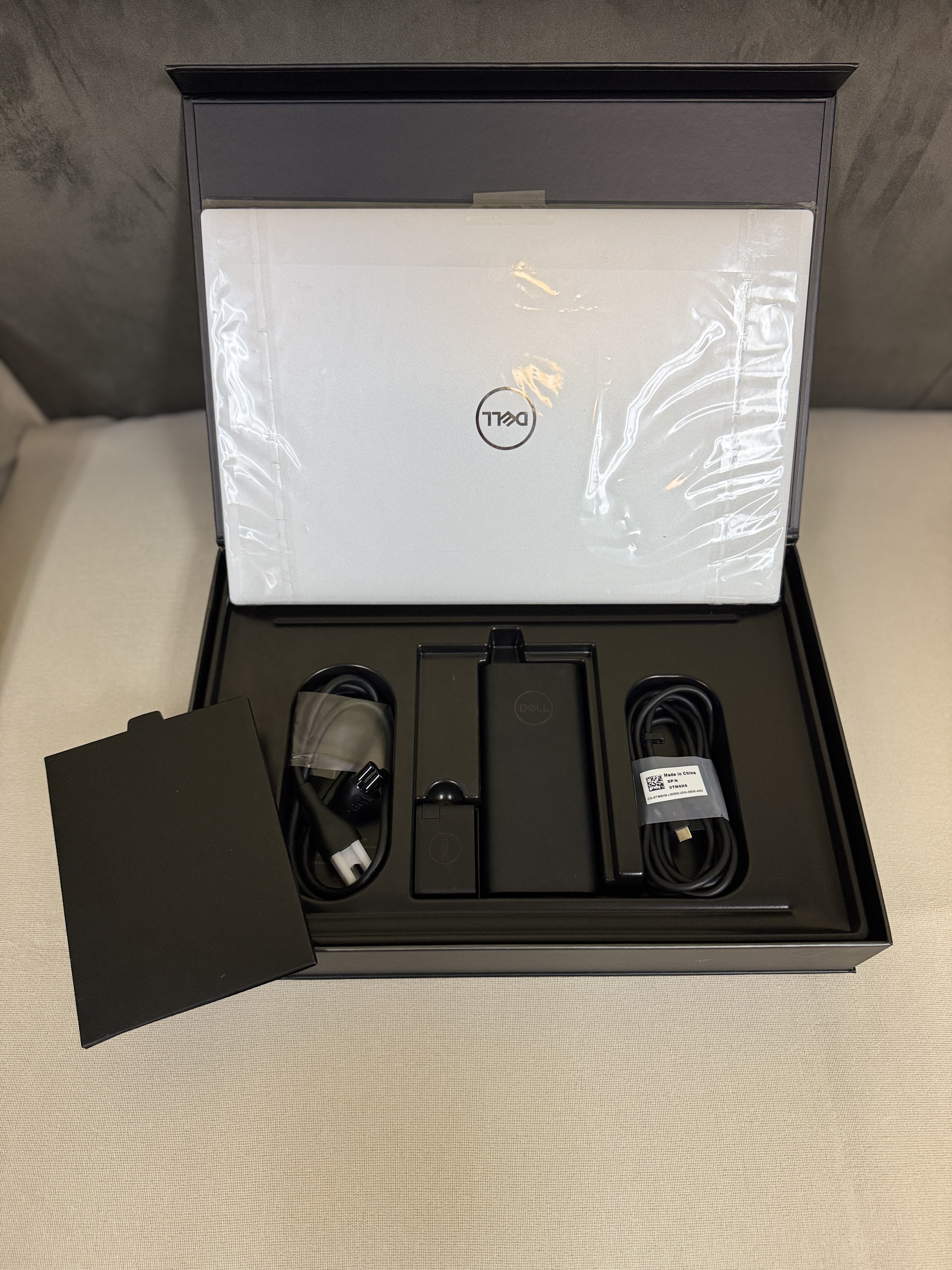 computadoras y laptops - Dell XPS 15" 9500 - 15.6" UHD+ Touchscreen 5