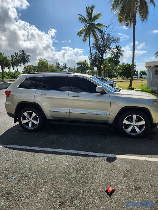 jeepetas y camionetas - Jeep Grand Cherokee excellente estado con solo 90  5